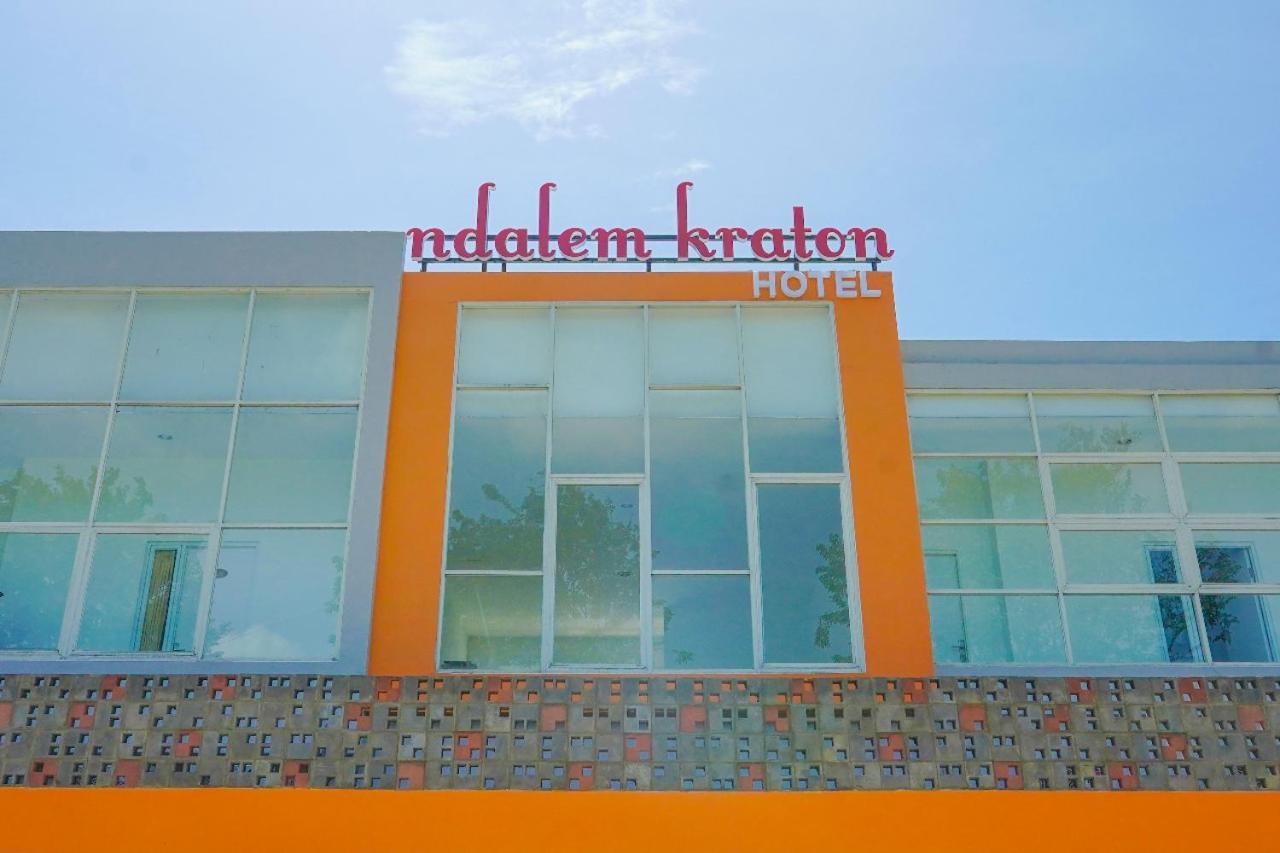 Ndalem Kraton Hotel 시도알조 외부 사진