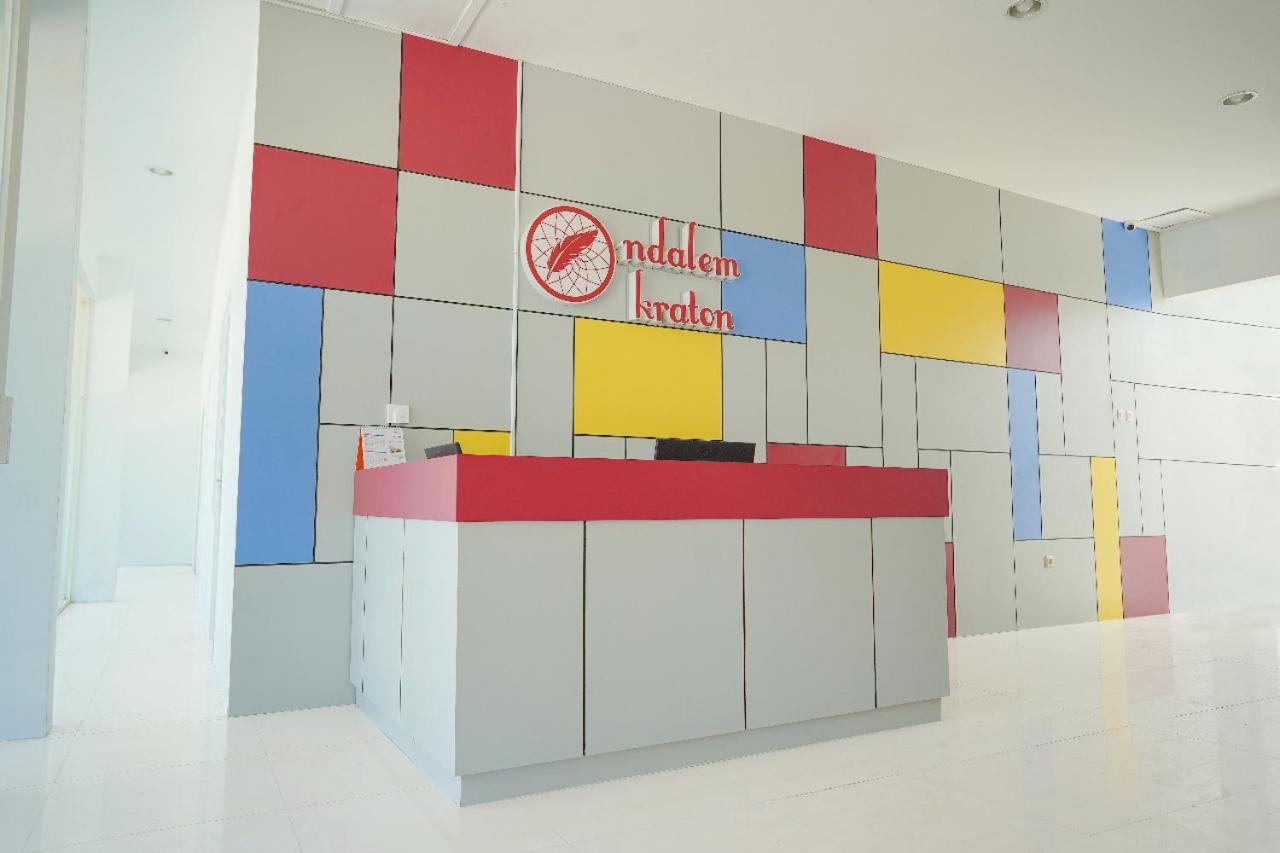 Ndalem Kraton Hotel 시도알조 외부 사진