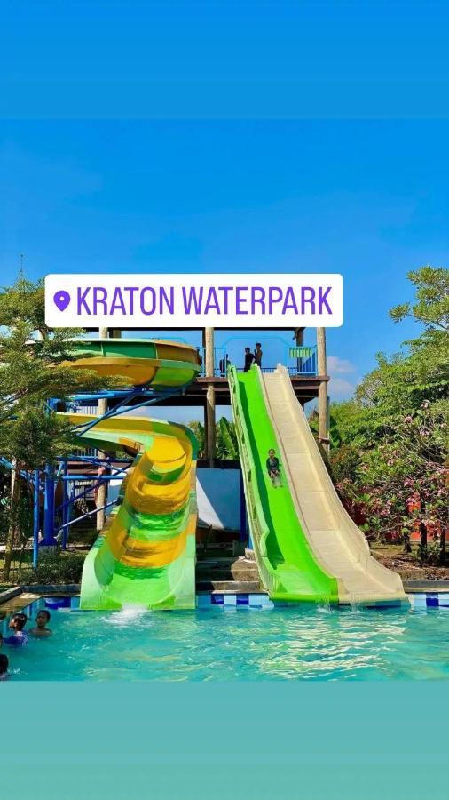 Ndalem Kraton Hotel 시도알조 외부 사진